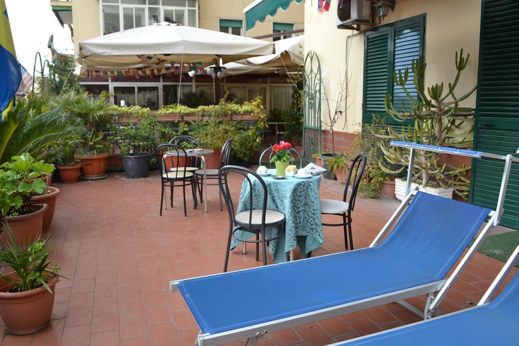Hotel Cesare Augusto Nápoles Exterior foto