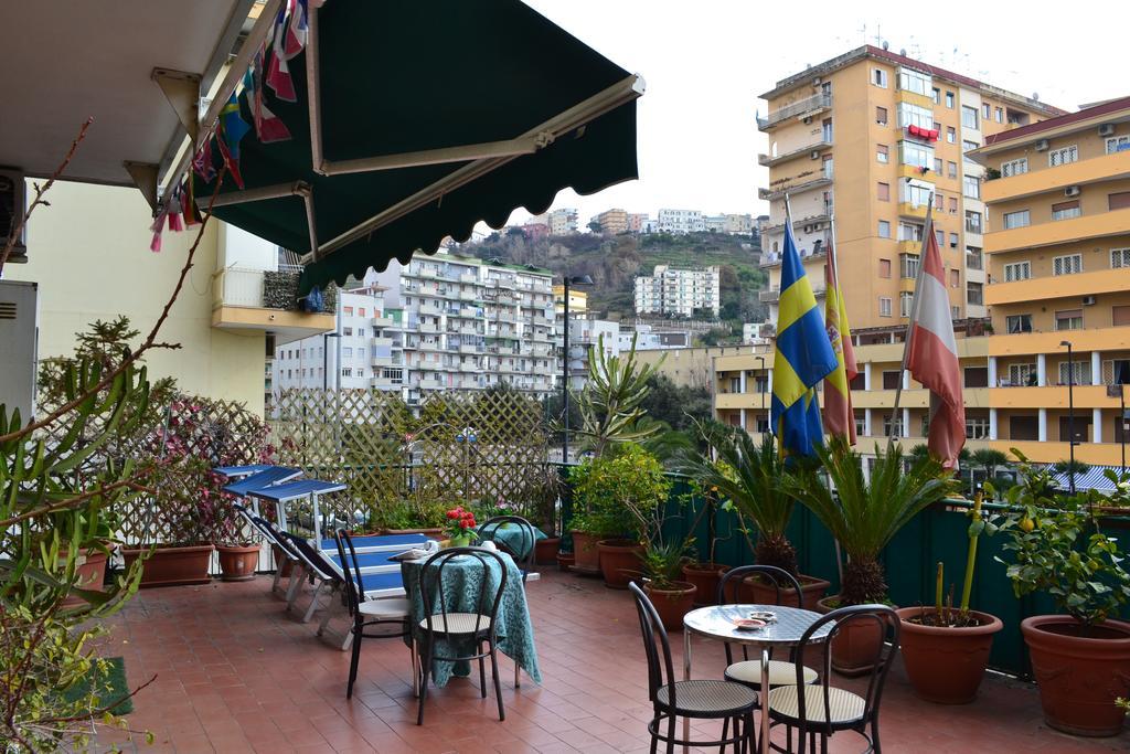 Hotel Cesare Augusto Nápoles Exterior foto