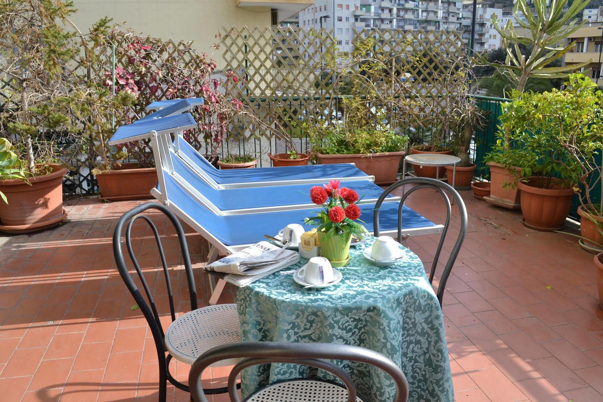 Hotel Cesare Augusto Nápoles Exterior foto
